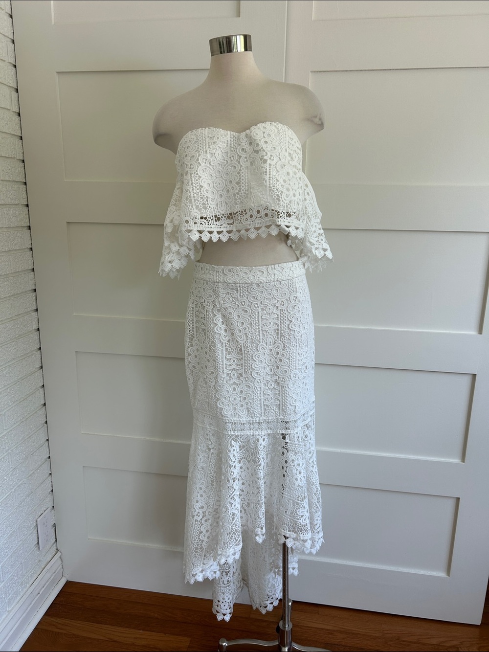 TWO SISTERS- The Label -Celine 2pc lace skirt set - Picture 2 of 13